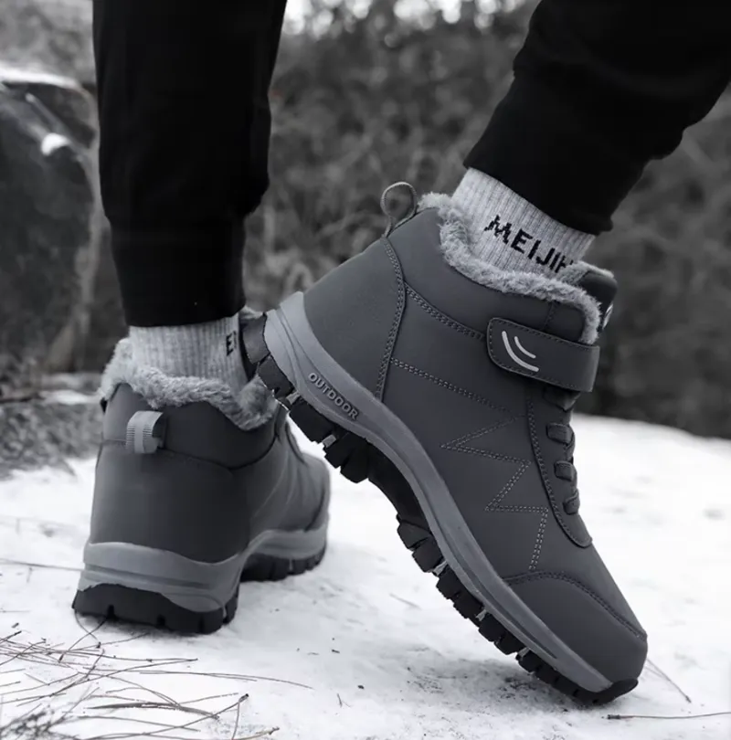 Men's Insulated Winter Boots for Warm and Dry Feet