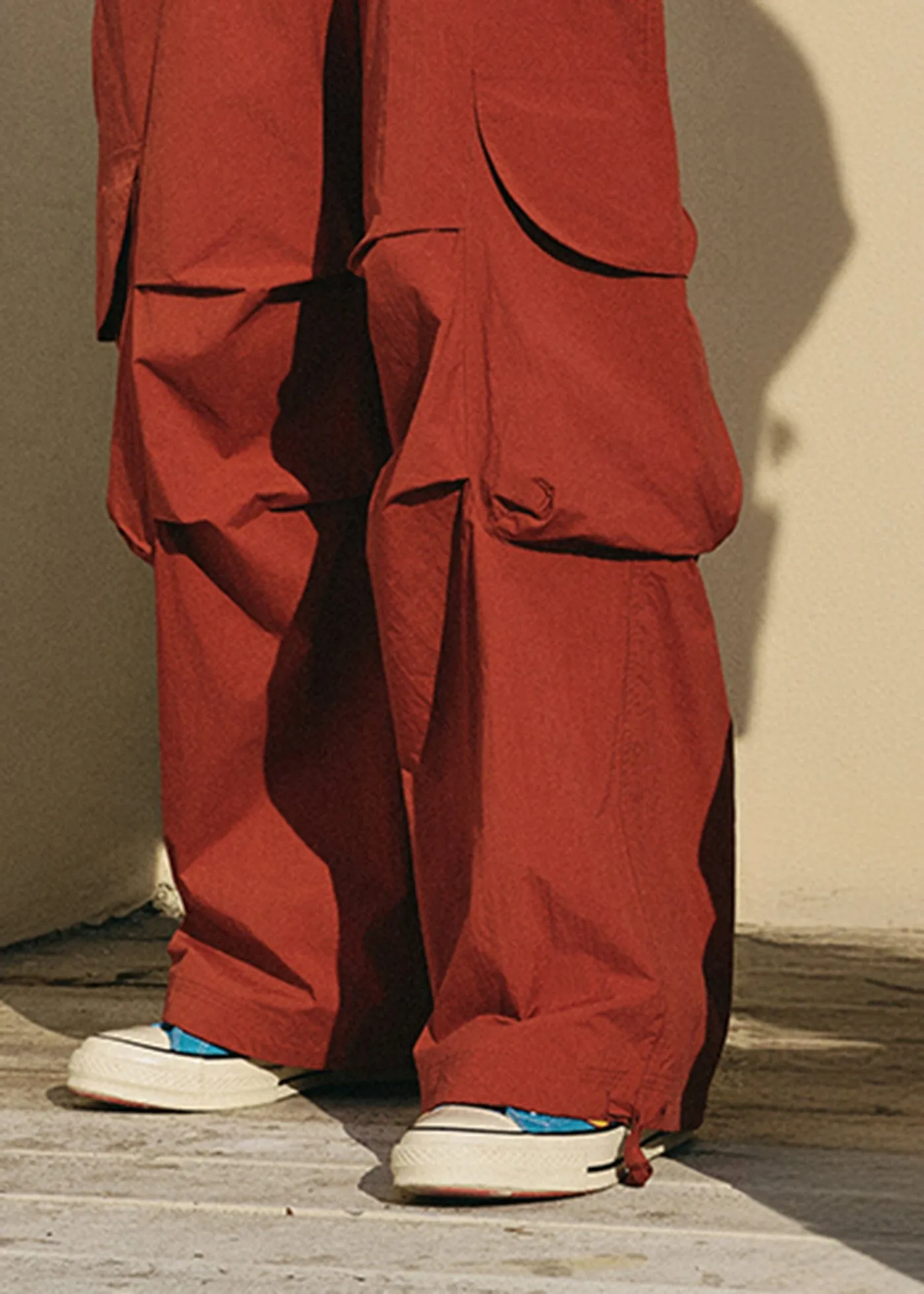 Multiple Pocket Wide-Leg Cargo Pants