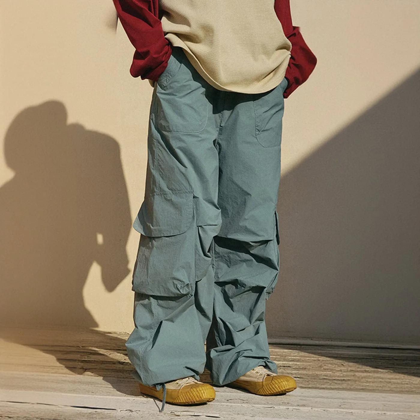 Multiple Pocket Wide-Leg Cargo Pants